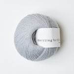 Knitting for Olive Merino Pudderblå garn