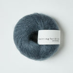 Knitting For Olive Soft Silk Mohair Støvet Petroleumsblå garn